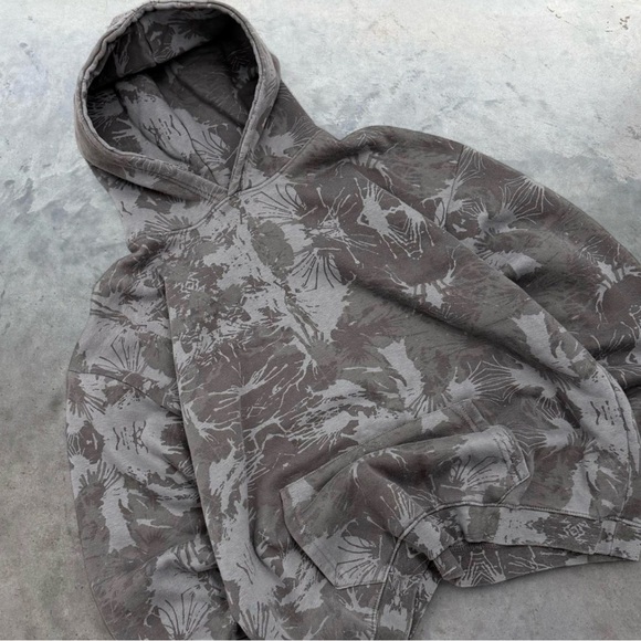 PrettyLittleThing Tops - PrettyLittleThing Gray Camouflage Hoodie